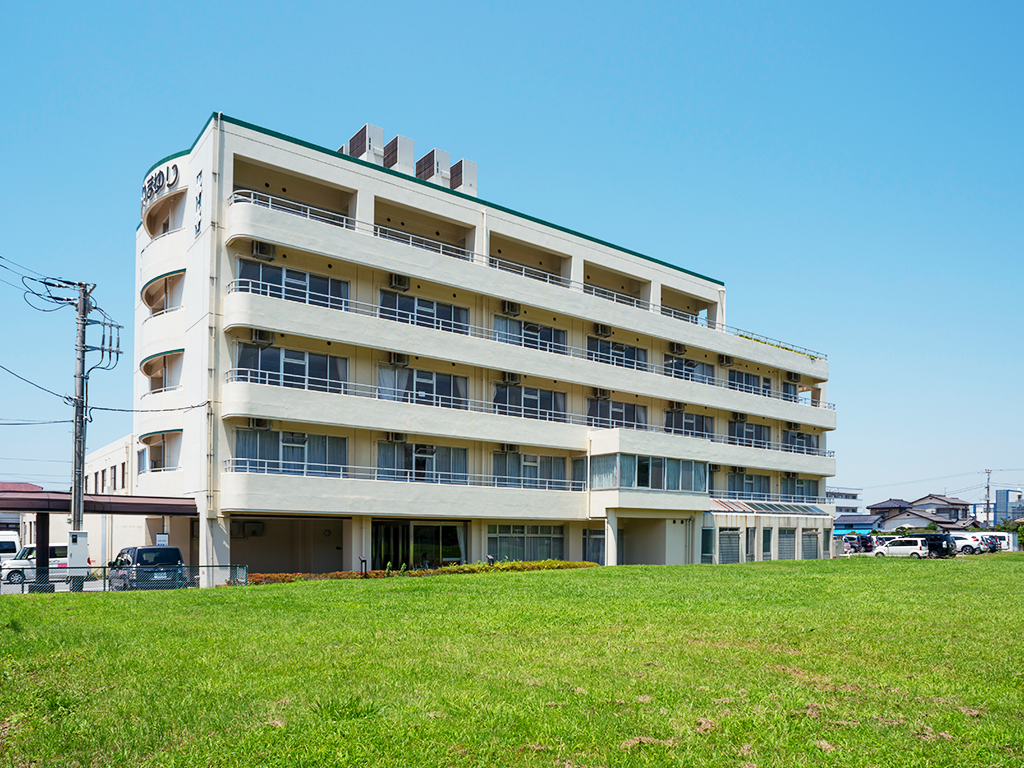 メディケアーやまゆり外観2