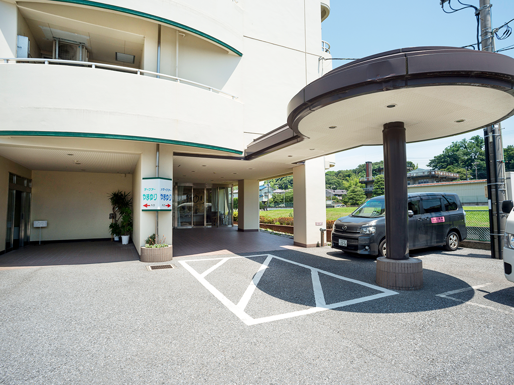 メディケアーやまゆり入口(車寄せ)