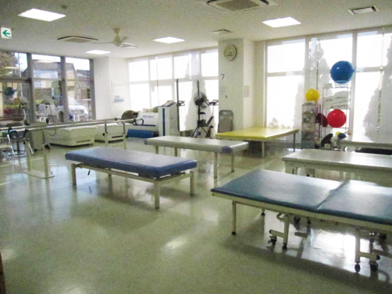 山口医院内観